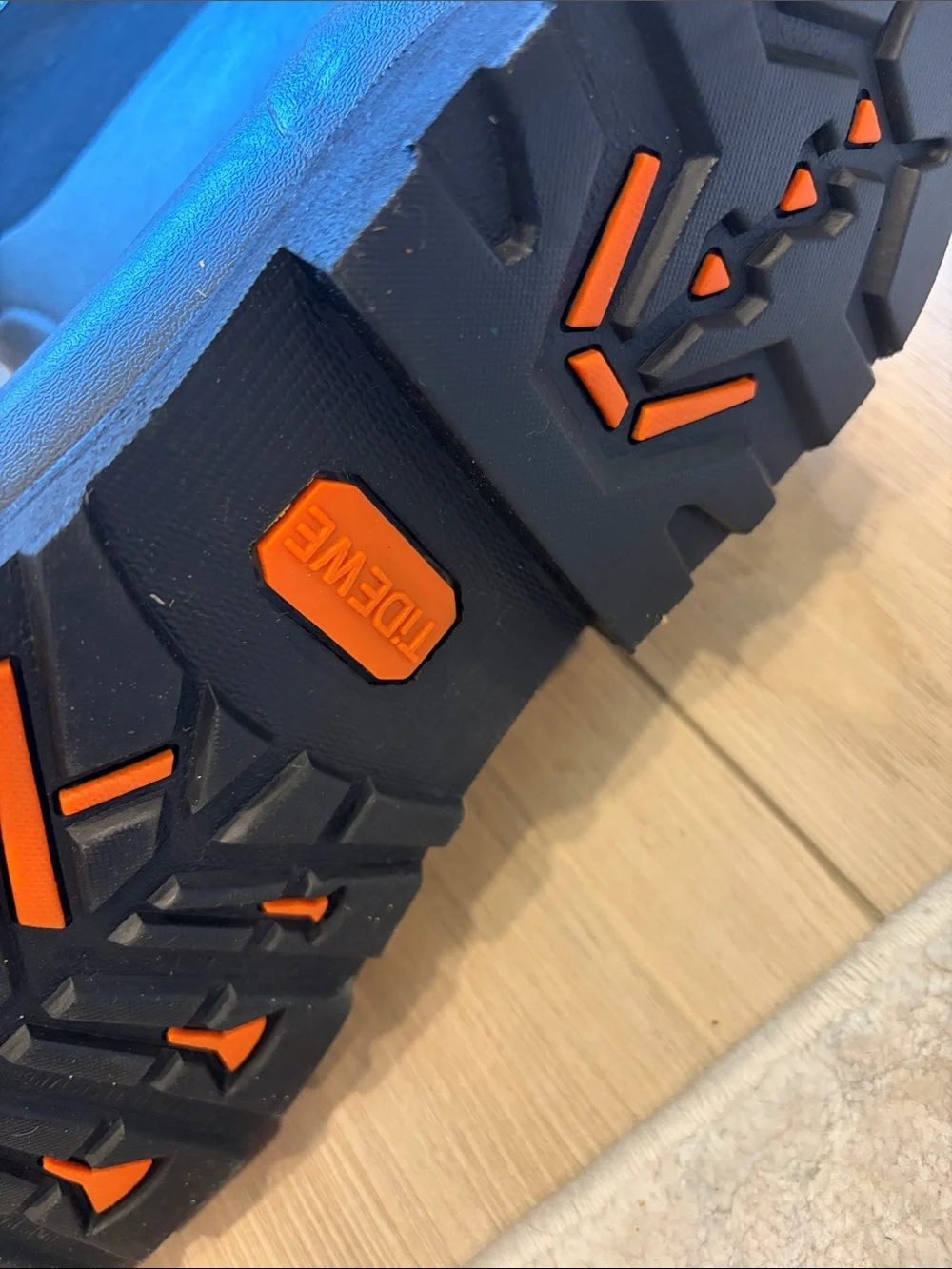 New TideWe size 12 men’s Black Boots with Orange Accent